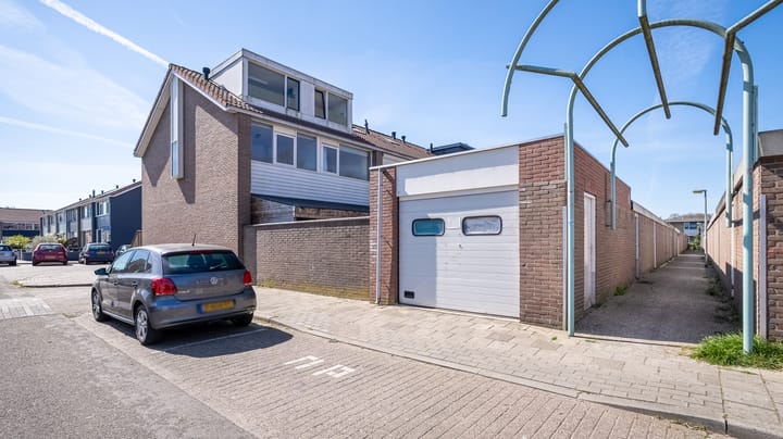 Foto 24 van Debussystraat 1