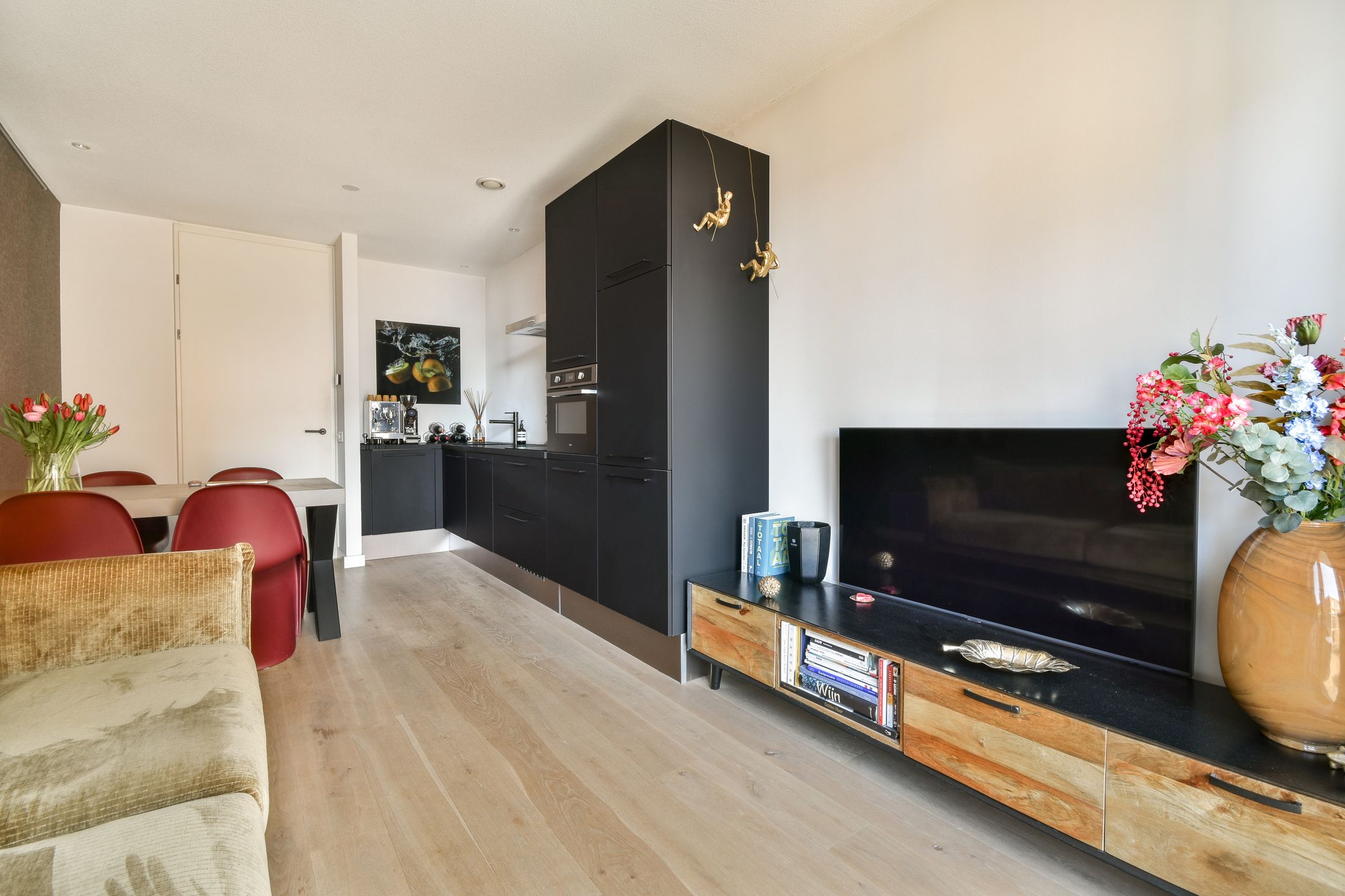 Foto 9 van Nieuwevaartweg 33