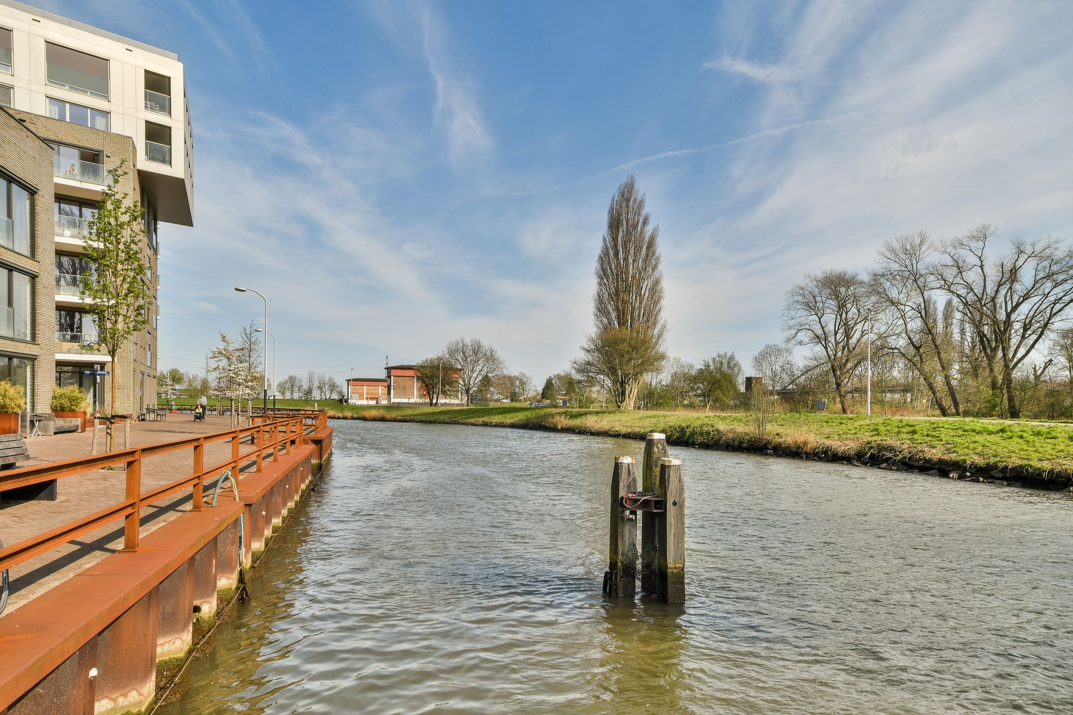 Foto 21 van Nieuwevaartweg 33