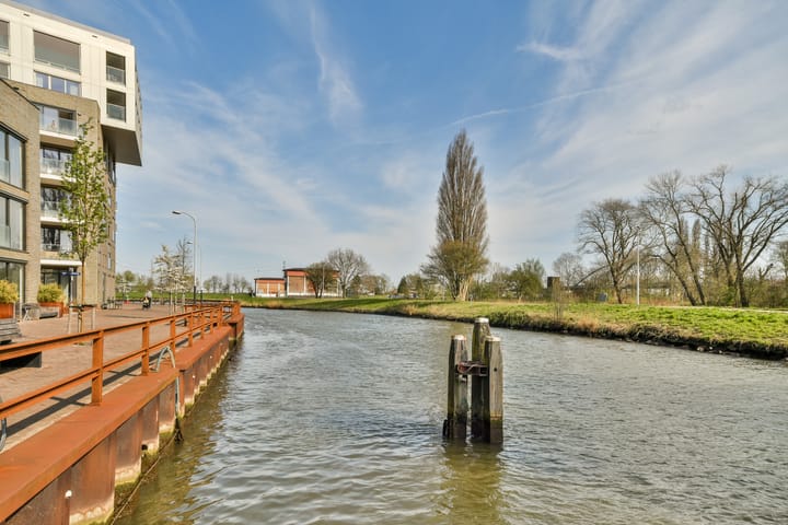 Foto 21 van Nieuwevaartweg 33