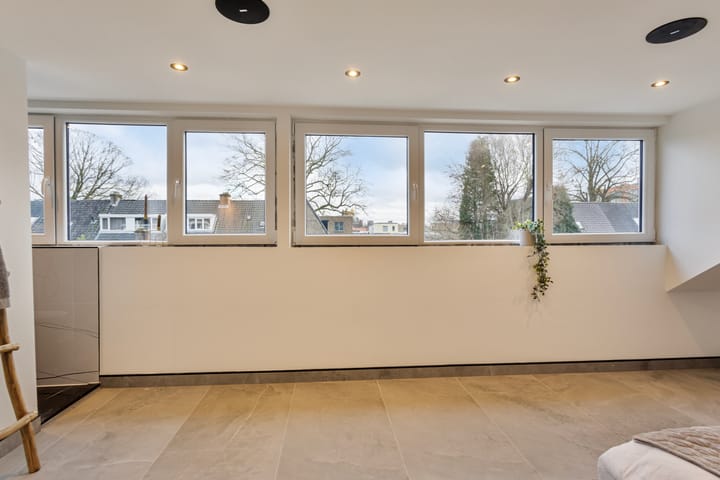 Foto 34 van Pieter Zeemanstraat 47