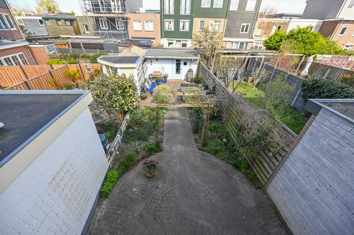 Foto 30 van Medanstraat 7