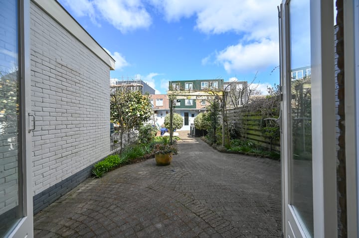 Foto 31 van Medanstraat 7