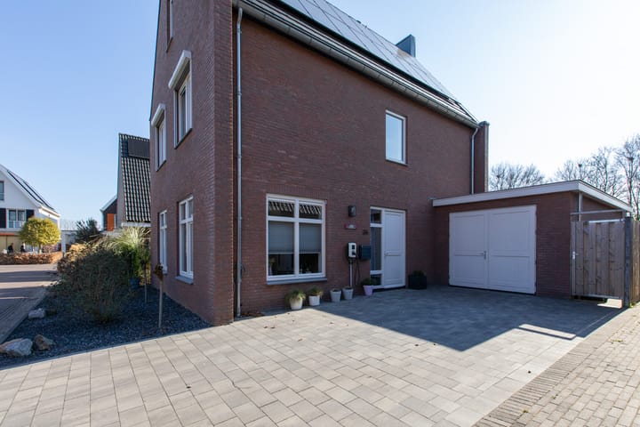 Foto 8 van Schooneveldstraat 36