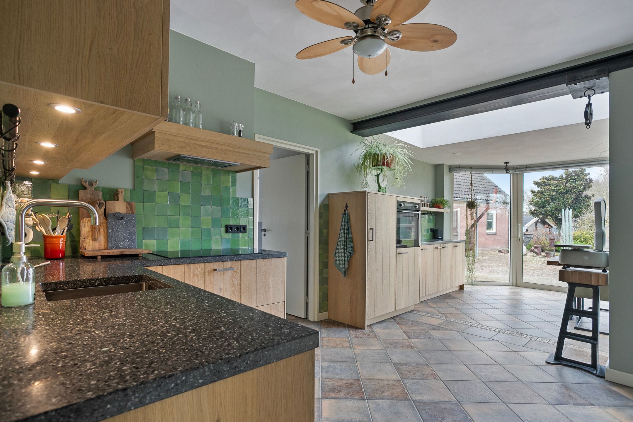 Foto 15 van Americaanseweg 80