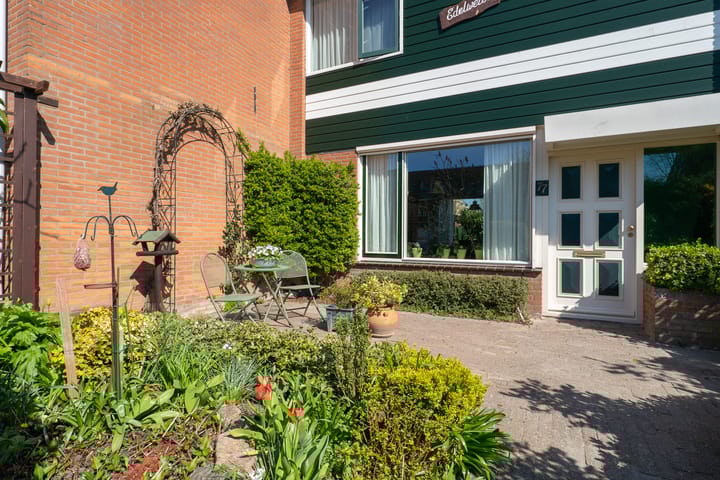 Photo 38 of Briljant 77