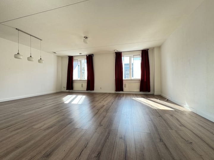 Foto 13 van Burg. Van Houdtplein 8