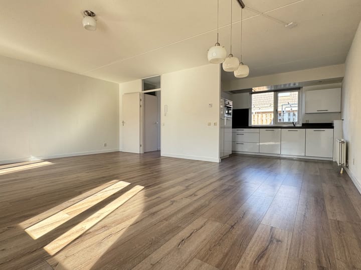 Foto 15 van Burg. Van Houdtplein 8