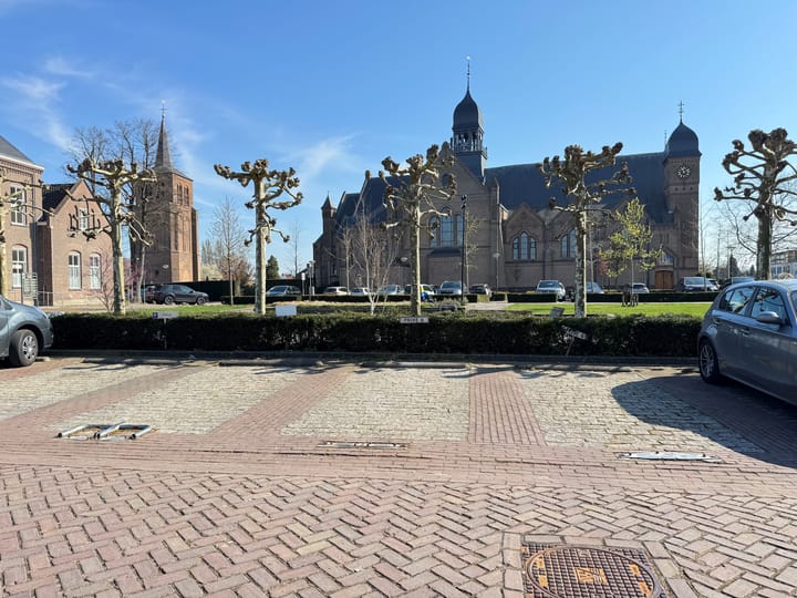 Foto 31 van Burg. Van Houdtplein 8