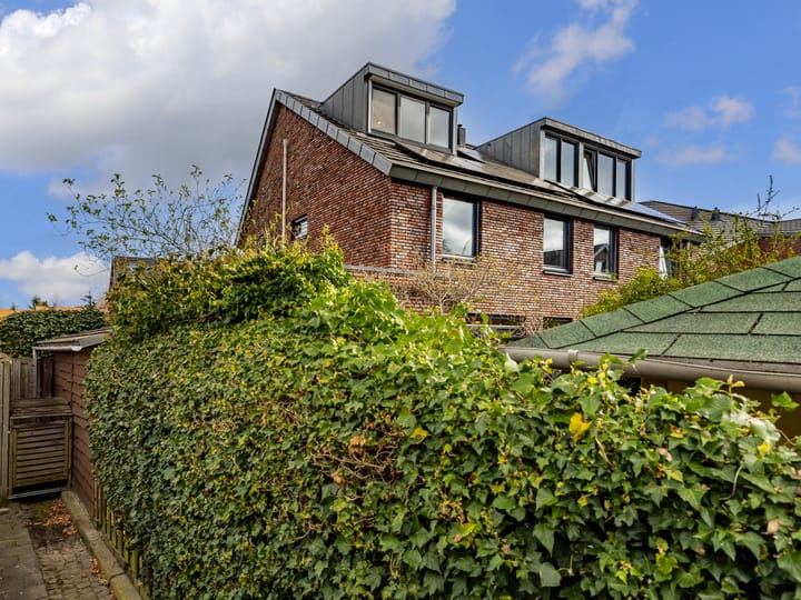 Photo 35 of Esdoornstraat 3-A