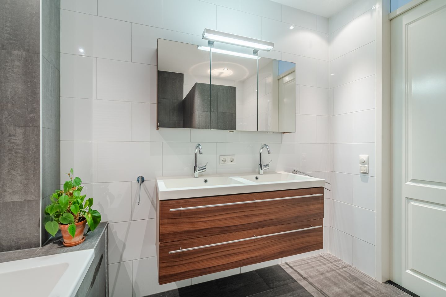 Photo 35 of André Voltenlaan 29