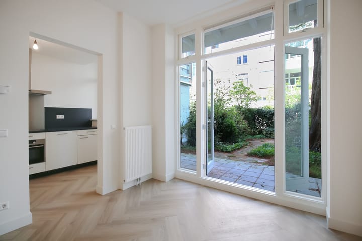 Photo 5 of Ruysdaelstraat 114-H