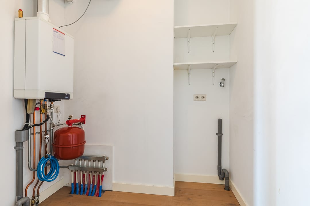 Photo 22 of Hilverstraat 57