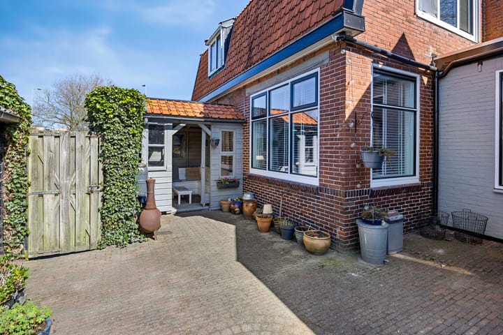 Photo 29 of Hoofdstraat 214