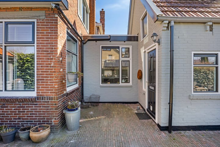 Photo 30 of Hoofdstraat 214