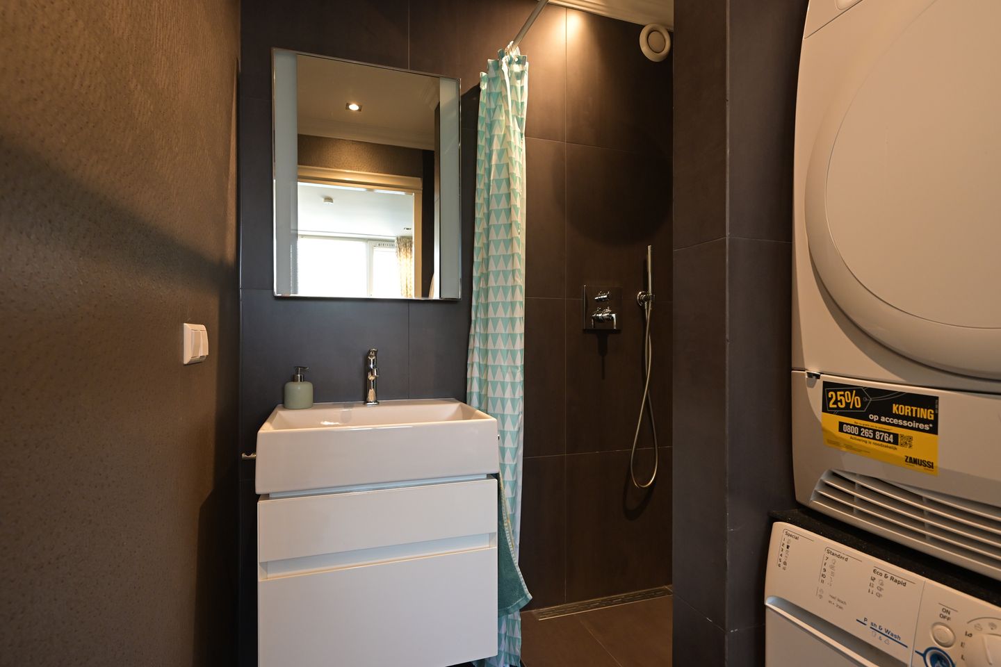 Photo 14 of Frederikstraat 557