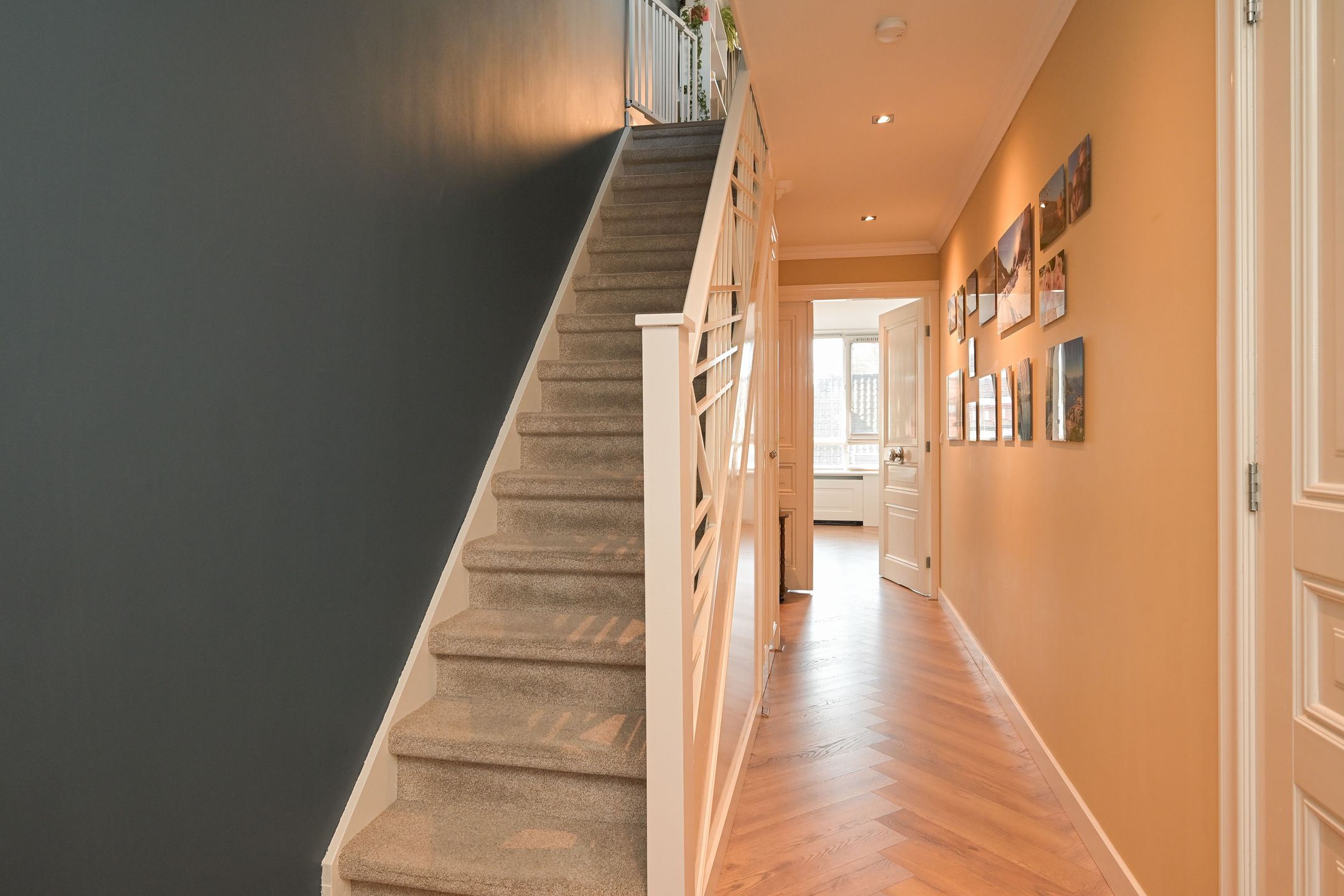 Photo 15 of Frederikstraat 557