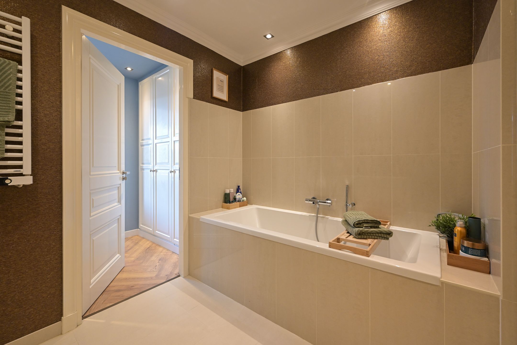 Photo 21 of Frederikstraat 557