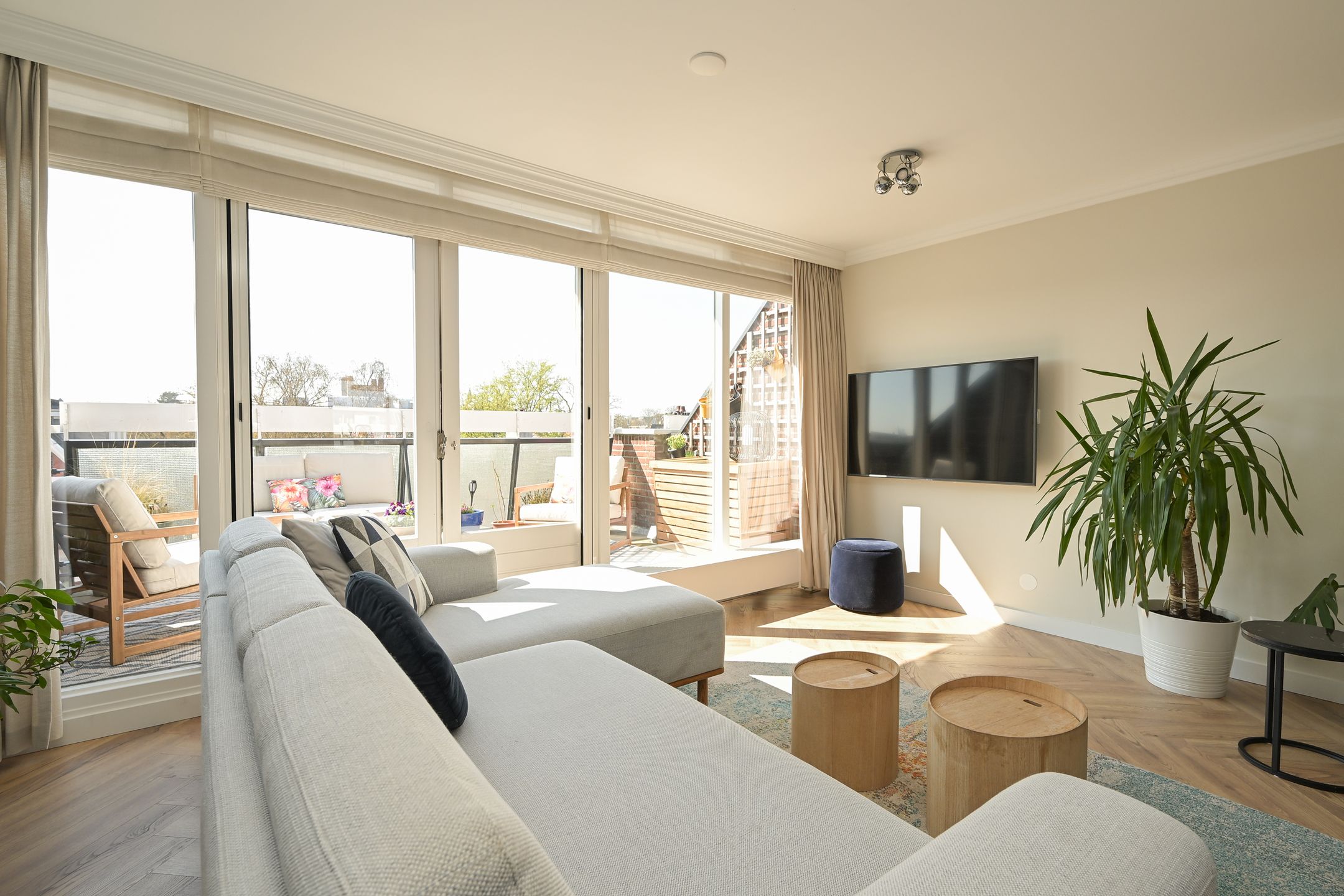 Photo 27 of Frederikstraat 557