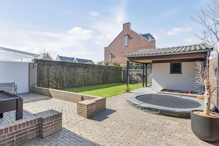 Foto 2 van Lindenhof 2