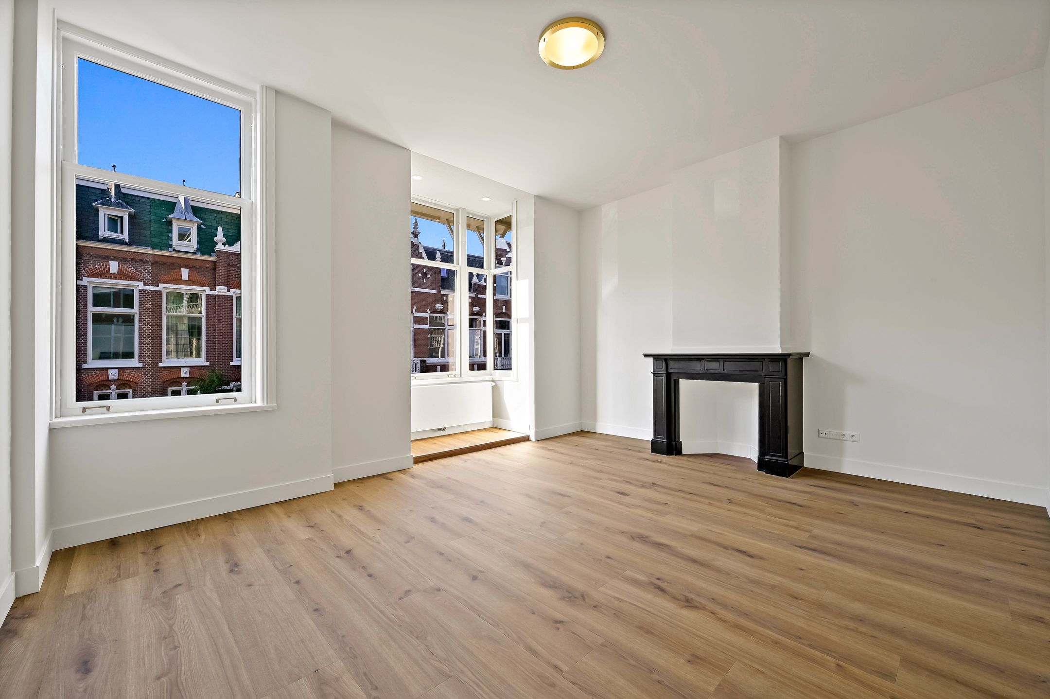 Photo 36 of Nassau Dillenburgstraat 21