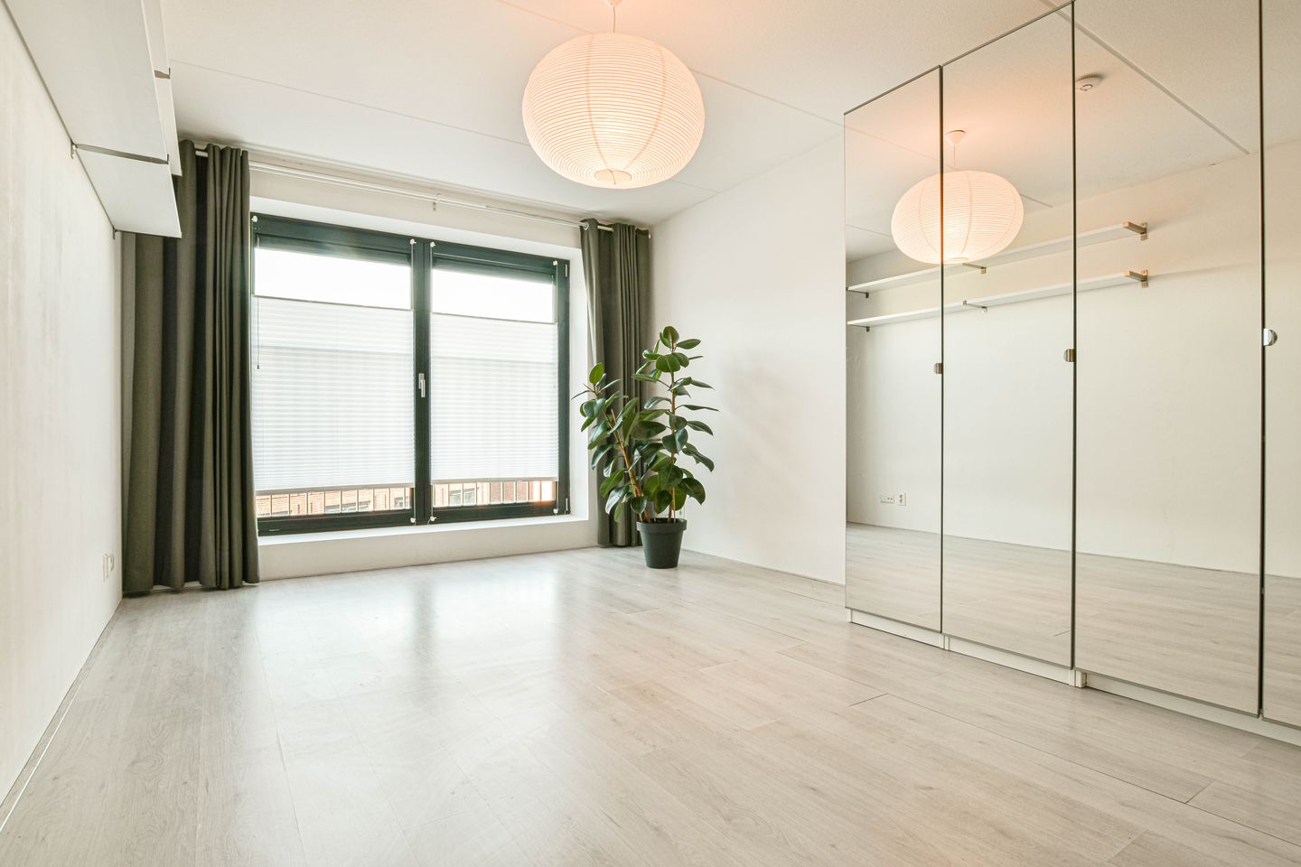 Photo 4 of Welnastraat 533