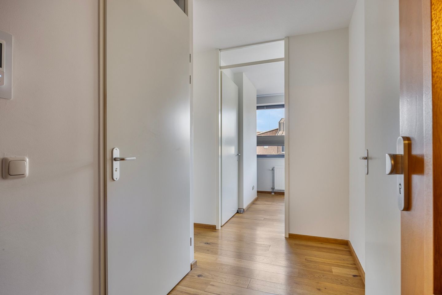 Photo 4 of Waterlelie 152