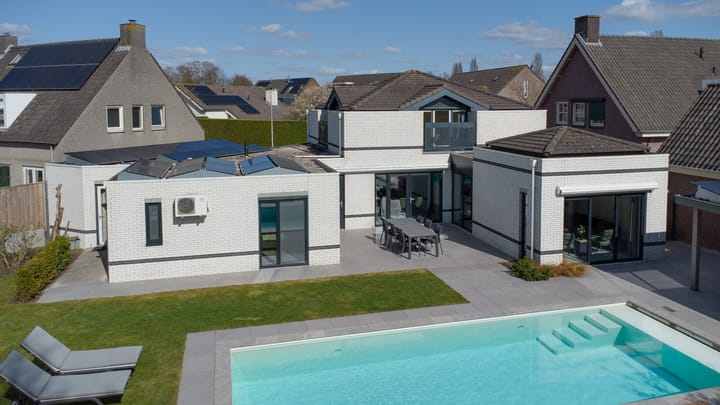 Foto 2 van Dovenetel 8