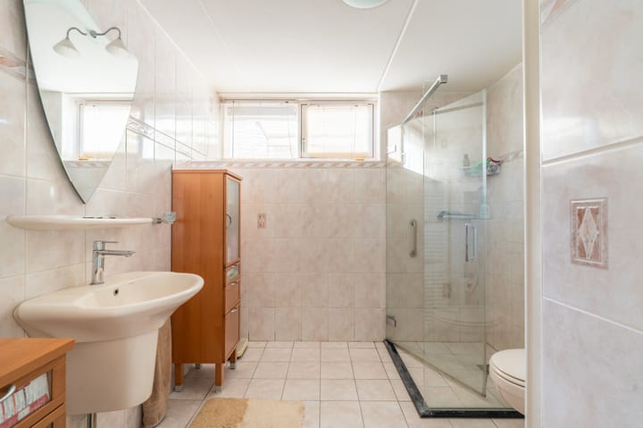 Photo 23 of Veltkeweg 9