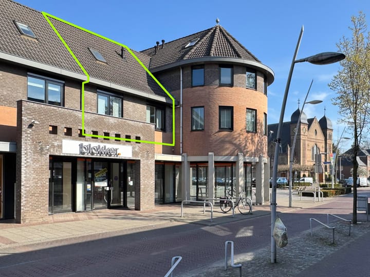 Foto 1 van Burg. Van Houdtplein 8