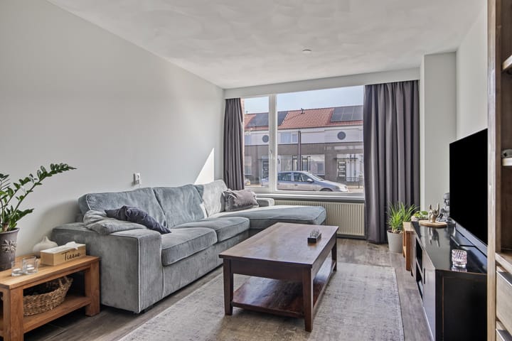 Foto 9 van Limburgstraat 8