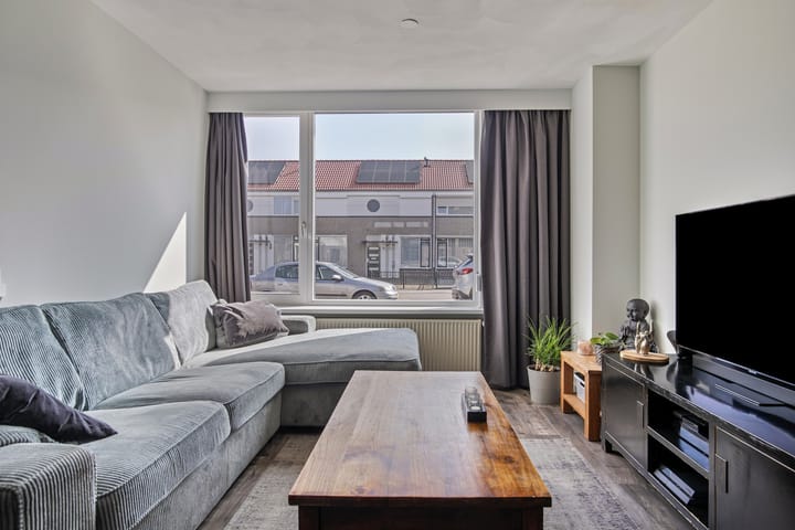 Foto 10 van Limburgstraat 8