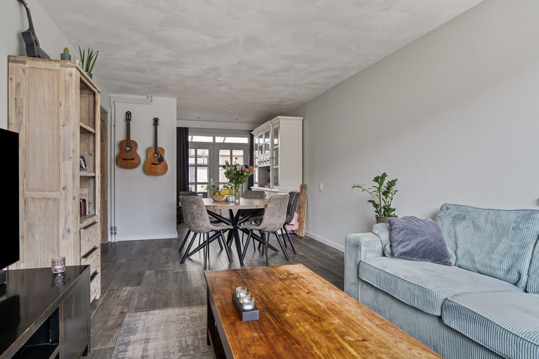 Foto 11 van Limburgstraat 8