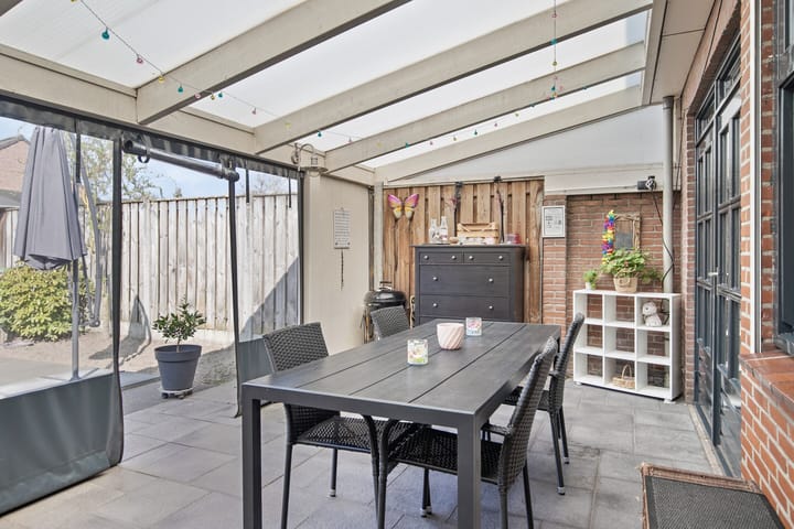 Foto 17 van Limburgstraat 8