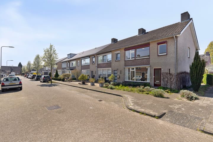 Foto 34 van Saturnusstraat 2