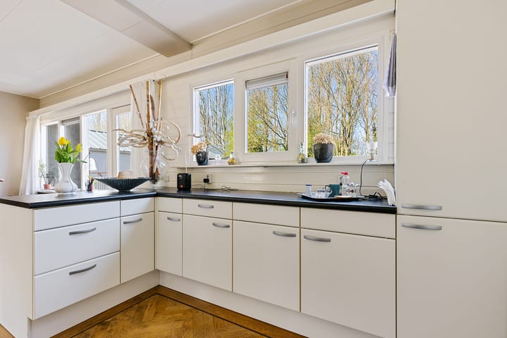 Photo 21 of Buorren 11