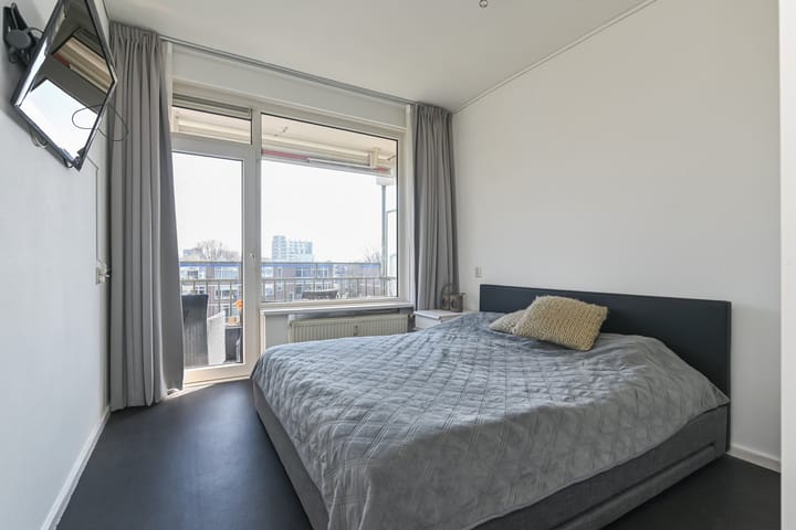 Photo 24 of Cornelie van Zantenstraat 146