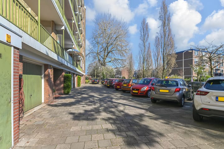 Photo 33 of Cornelie van Zantenstraat 146