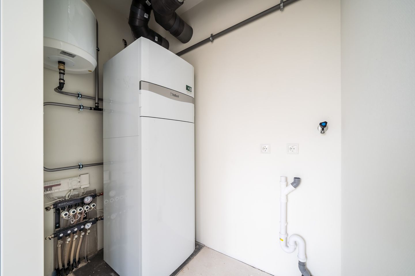 Photo 10 of Dr. Colijnstraat 68-R