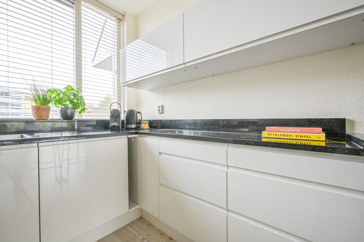 Foto 2 van Weegbree 68