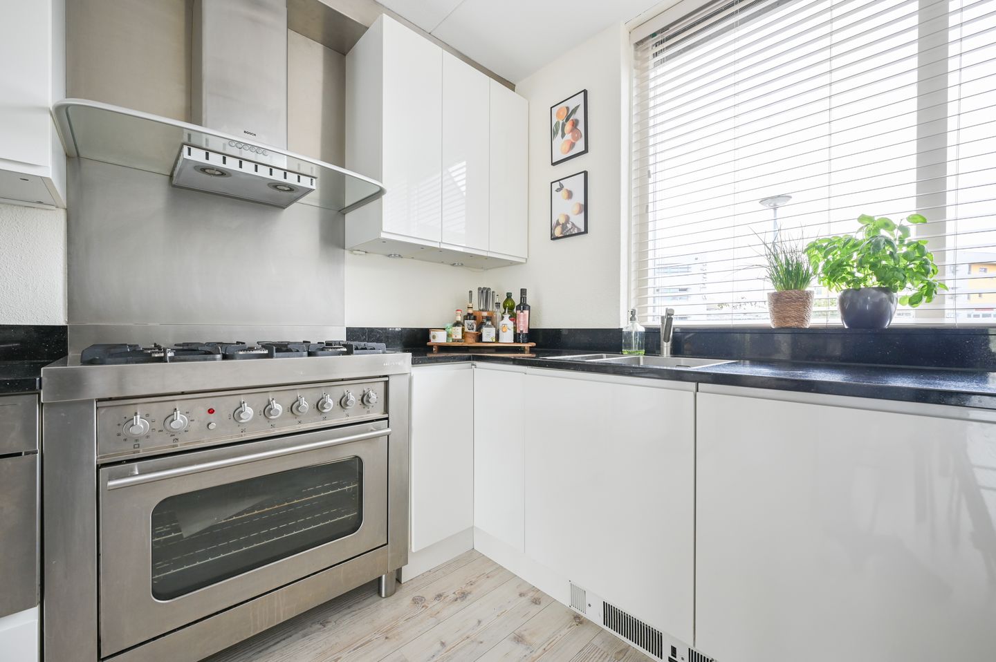 Foto 5 van Weegbree 68