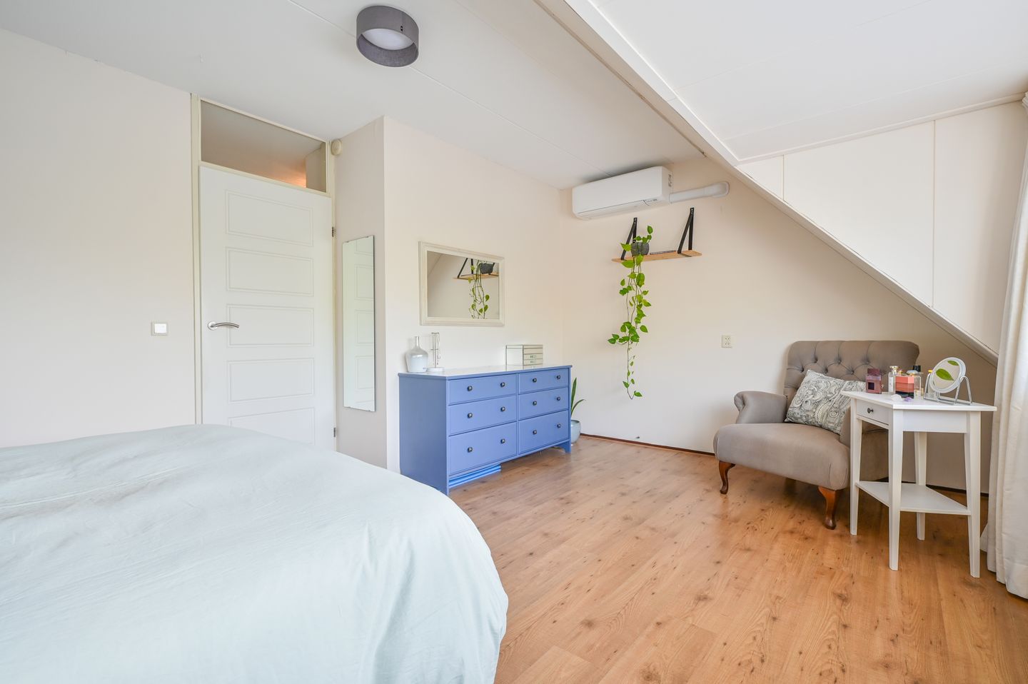 Foto 20 van Weegbree 68