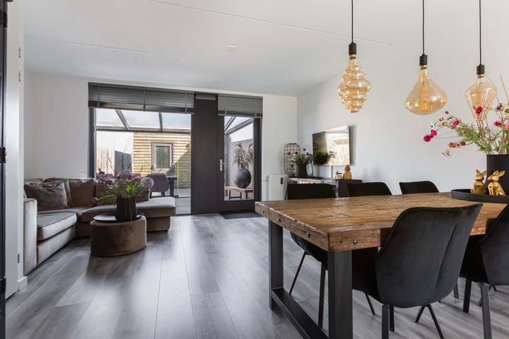 Foto 2 van Vuurvlinder 48