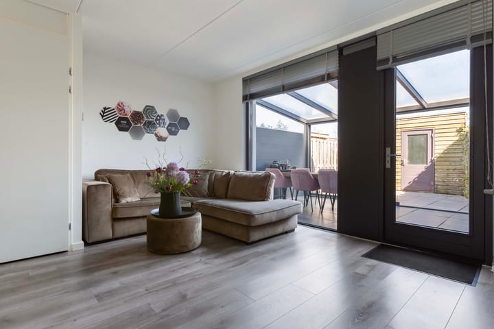 Foto 10 van Vuurvlinder 48