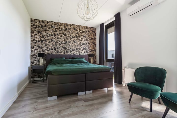 Foto 17 van Vuurvlinder 48