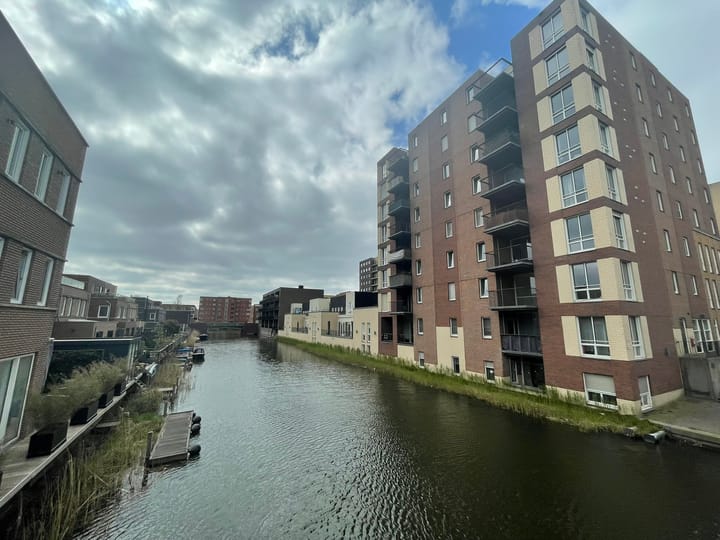 Eva Besnyöstraat 306