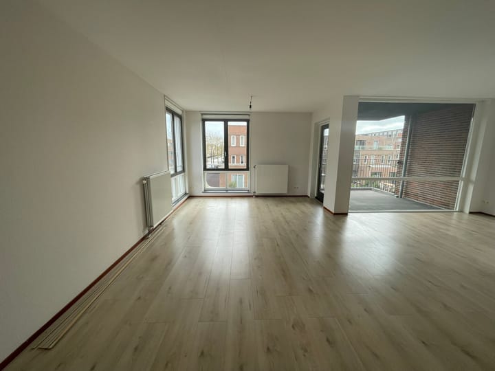 Foto 2 van Eva Besnyöstraat 306