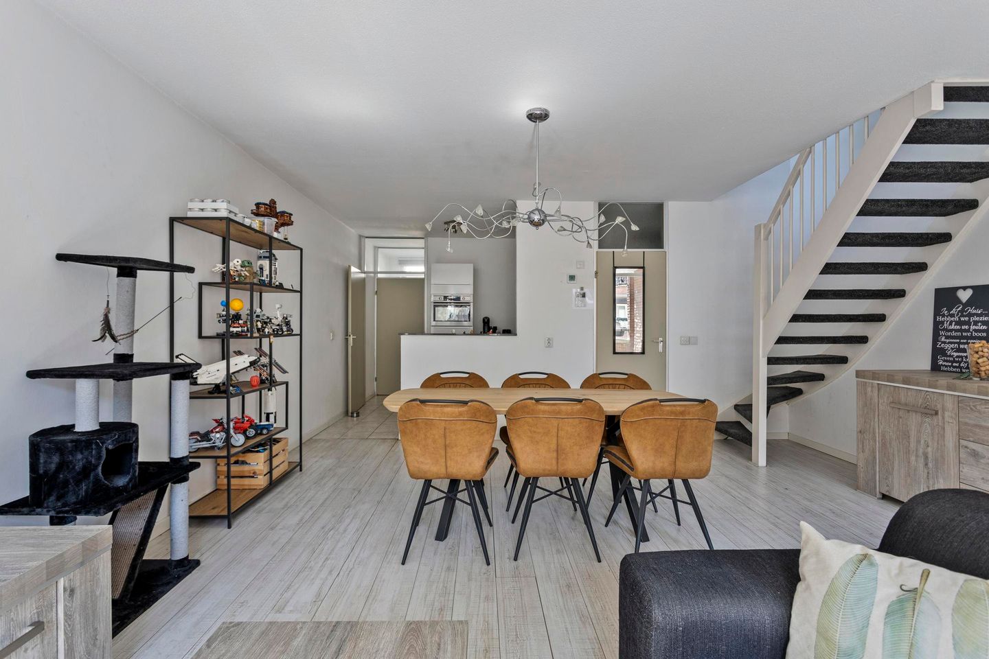 Foto 19 van Hoogbeeltplein 137