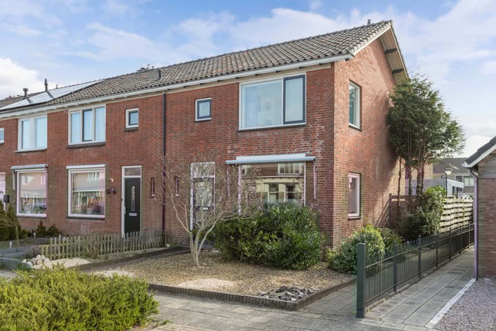 Foto 1 van Professor Camperstraat 2