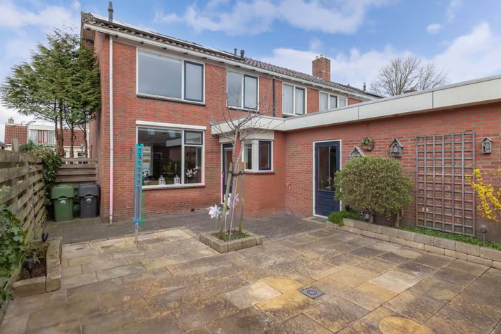 Foto 30 van Professor Camperstraat 2